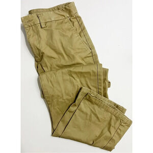 Old Navy • Loose Khaki Mens Pants